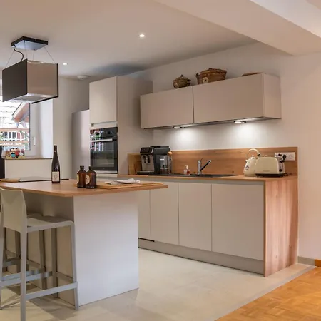 Super Broussard Деревянный коттедж *